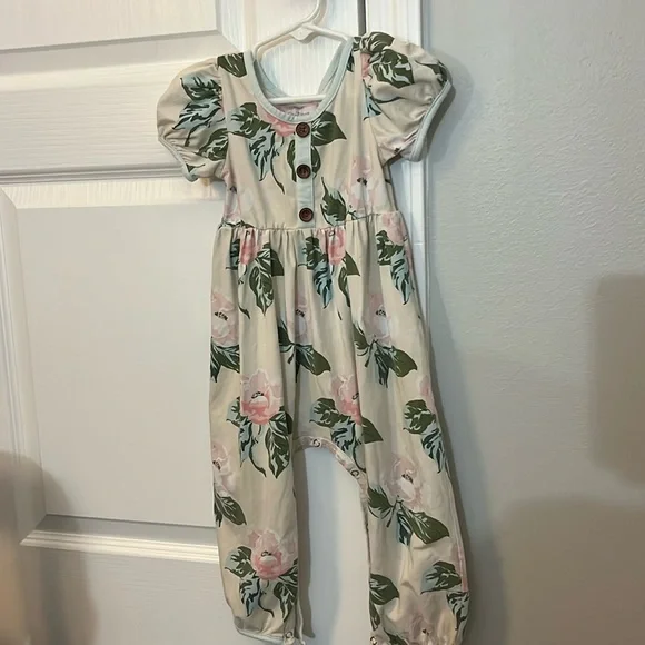 SweetHoney - Picture 1 of 6